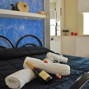https://lo-specchio-del-salento.lecce-hotels.com