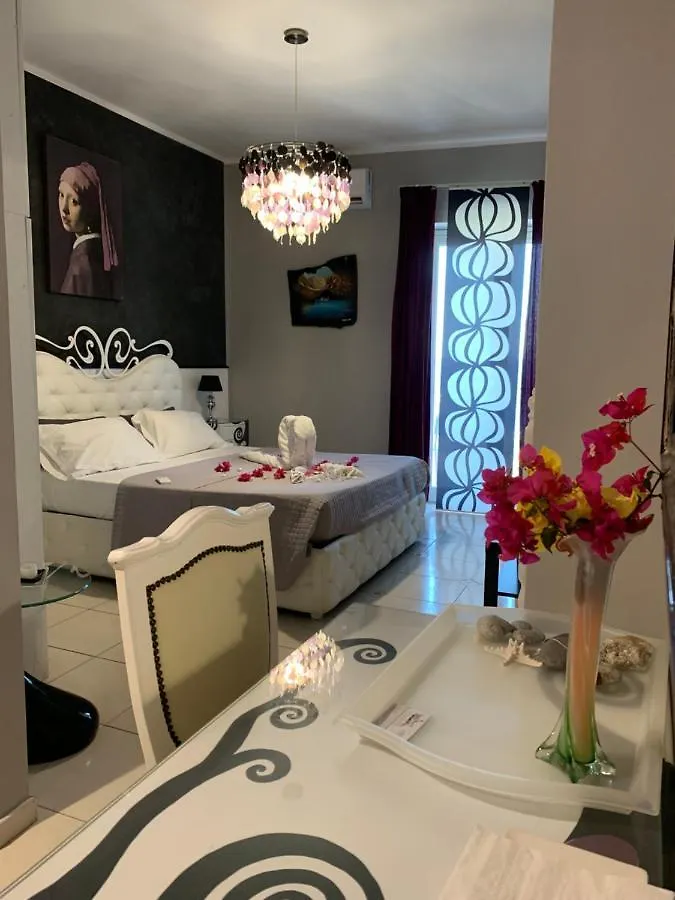B&B A Due Passi Dal Mare 陶尔米纳 0*,  意大利