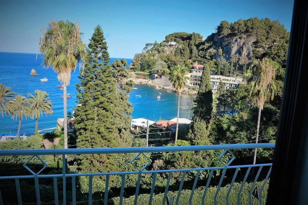 B&B A Due Passi Dal Mare 陶尔米纳 住宿加早餐酒店